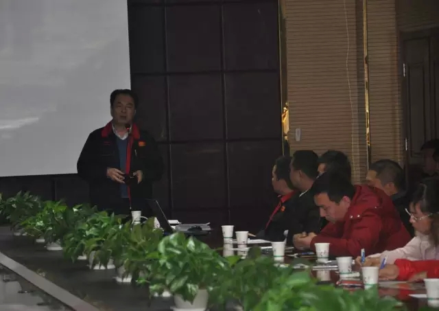 躍迪集團回饋家鄉(xiāng)父老—暨“金”冬臘月招商、訂貨、動銷大會河北站勝利召開