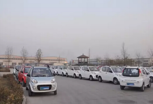 躍迪電動(dòng)汽車(chē)批量發(fā)車(chē)邢臺(tái)—緊隨時(shí)代發(fā)展