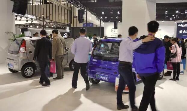 躍迪汽車強(qiáng)勢(shì)登錄南京新能源汽車展，引領(lǐng)行業(yè)發(fā)展新軌道