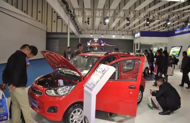 躍迪汽車強(qiáng)勢(shì)登錄南京新能源汽車展，引領(lǐng)行業(yè)發(fā)展新軌道