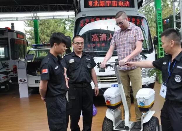躍迪移動測速卡口、躍迪定制智能人臉識別成為本屆警用裝備博覽會焦點(diǎn)