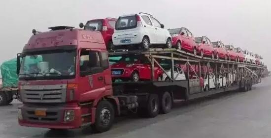 躍迪電動(dòng)汽車(chē)批量發(fā)車(chē)四川——綠色出行新選擇
