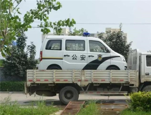 電動(dòng)巡邏車*