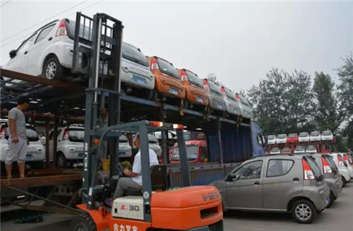 電動(dòng)轎車