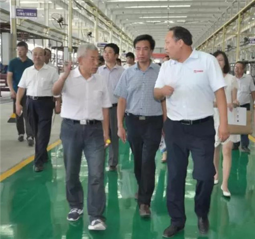 陜西省各高校專家、教授、學(xué)者一行到陜西躍迪考察