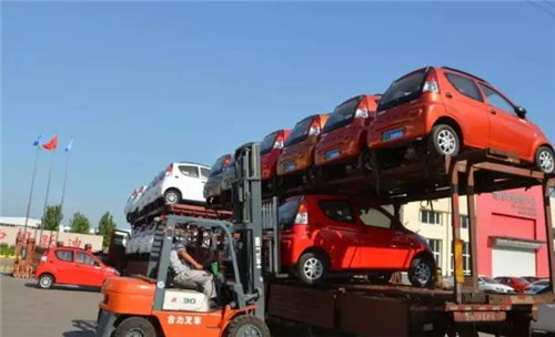 電動(dòng)轎車