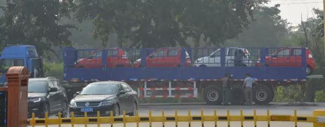 躍迪電動汽車準(zhǔn)備發(fā)車
