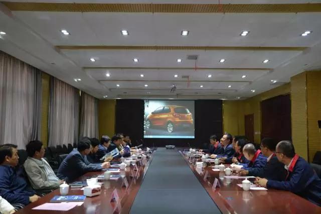 石家莊市市長(zhǎng)邢國(guó)輝一行到躍迪集團(tuán)視察調(diào)研