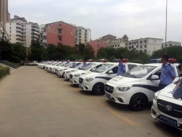 電動(dòng)警務(wù)車發(fā)車現(xiàn)場