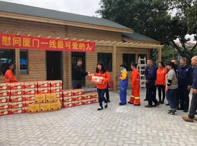 今天，躍迪向平凡而偉大的他們——環(huán)衛(wèi)工人致敬！